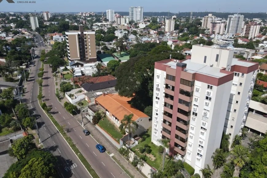 Apartamento à Venda em Esteio com 3 Quartos e 2 banheiros, 109 m²
