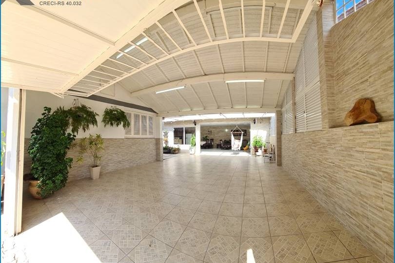 Casa à Venda em Esteio com 3 Quartos e 3 banheiros, 260 m²