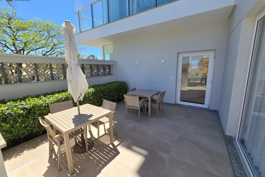 Apartamento à Venda em Esteio com 3 Quartos e 5 banheiros, 241 m²