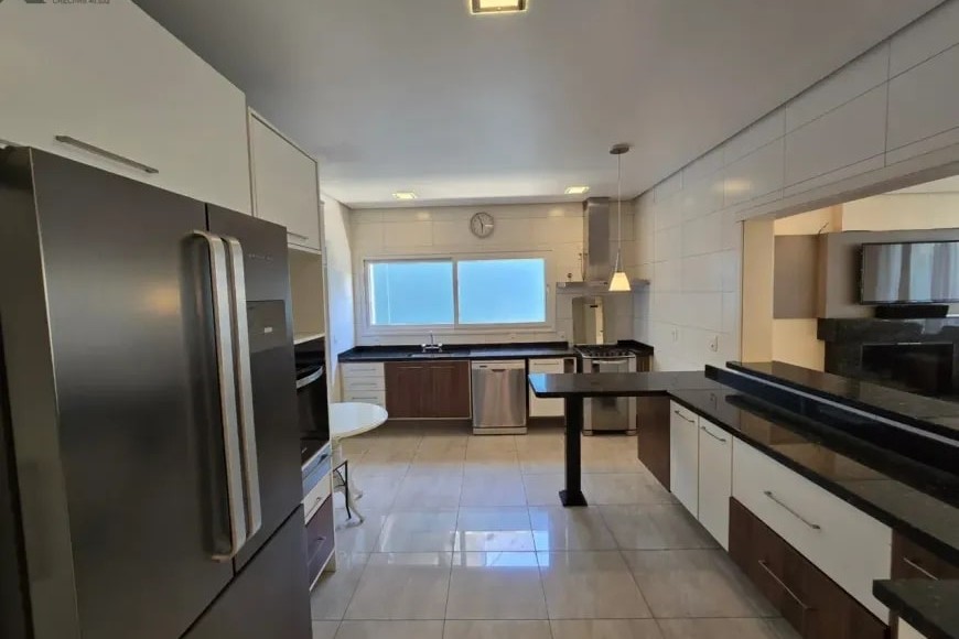 Casa Alto Padrão à Venda em Esteio com 3 Quartos e 4 banheiros à Venda, 338 m²