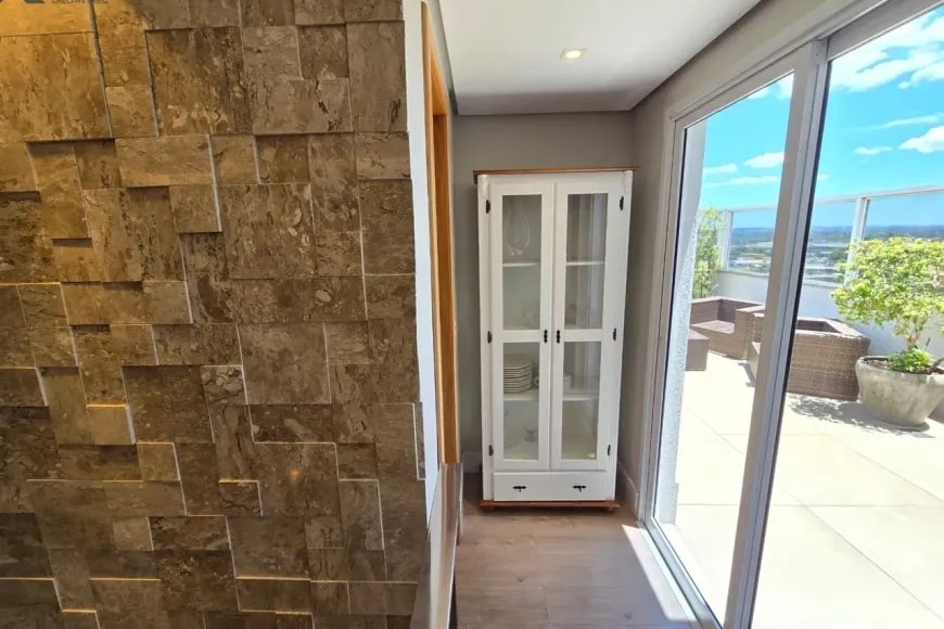 Cobertura à Venda em Esteio com 2 Quartos e 3 banheiros, 172 m²