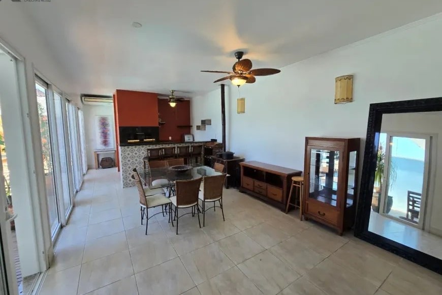 Casa Alto Padrão à Venda em Esteio com 3 Quartos e 4 banheiros à Venda, 338 m²