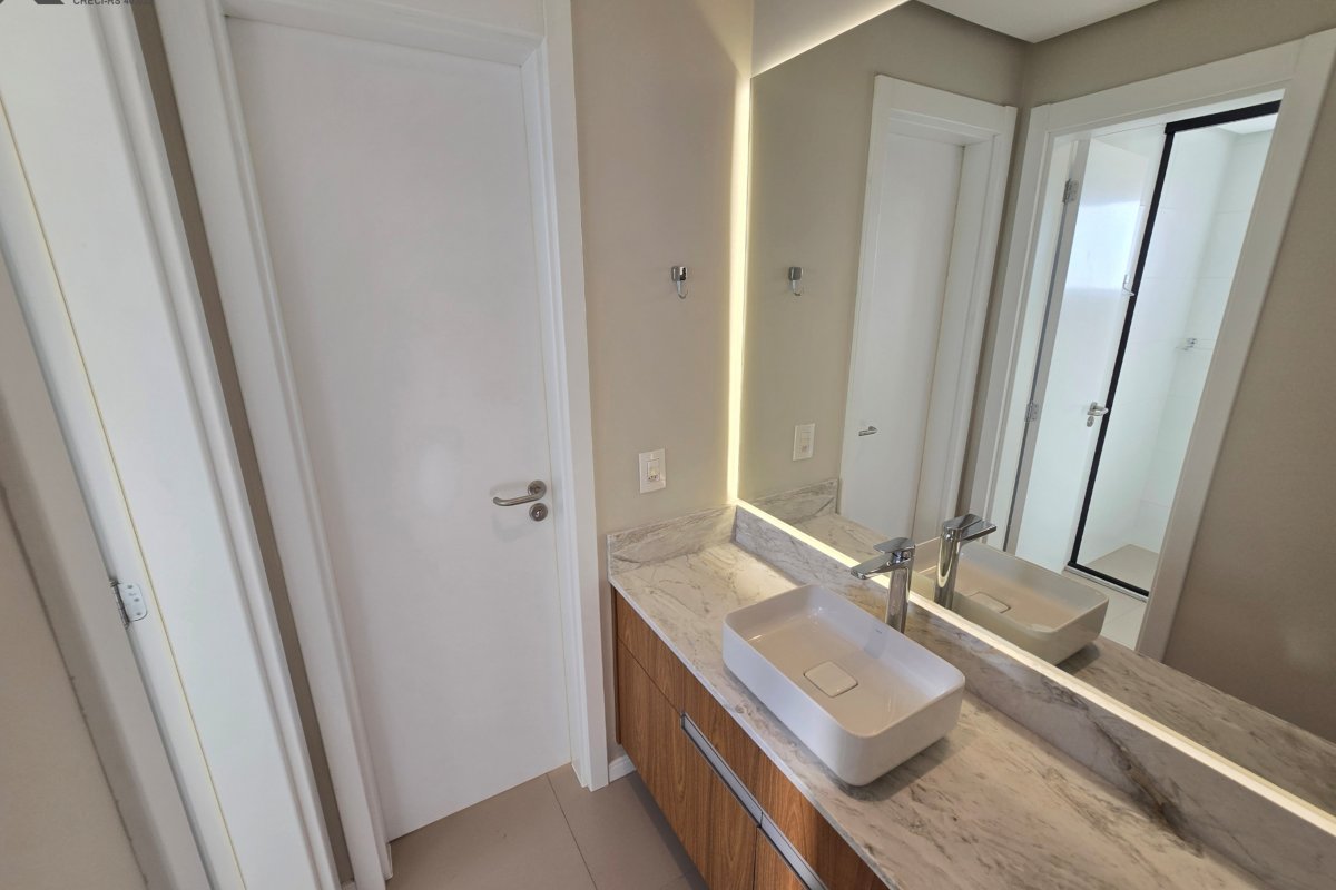 Apartamento à Venda em Esteio 3 Quartos e Mobiliado, 134 m²