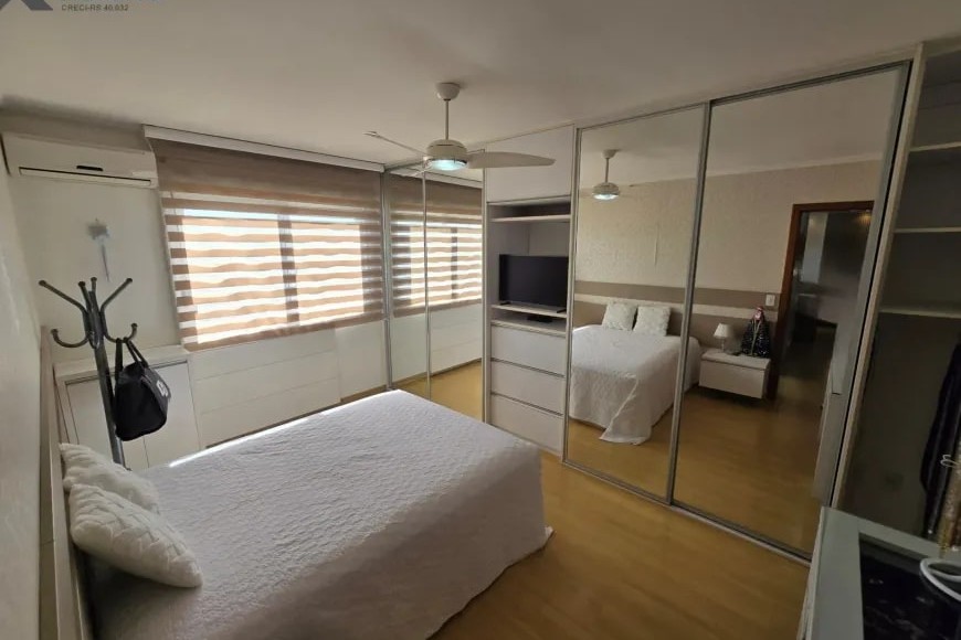 Apartamento à Venda em Esteio com 3 Quartos e 2 banheiros, 109 m²