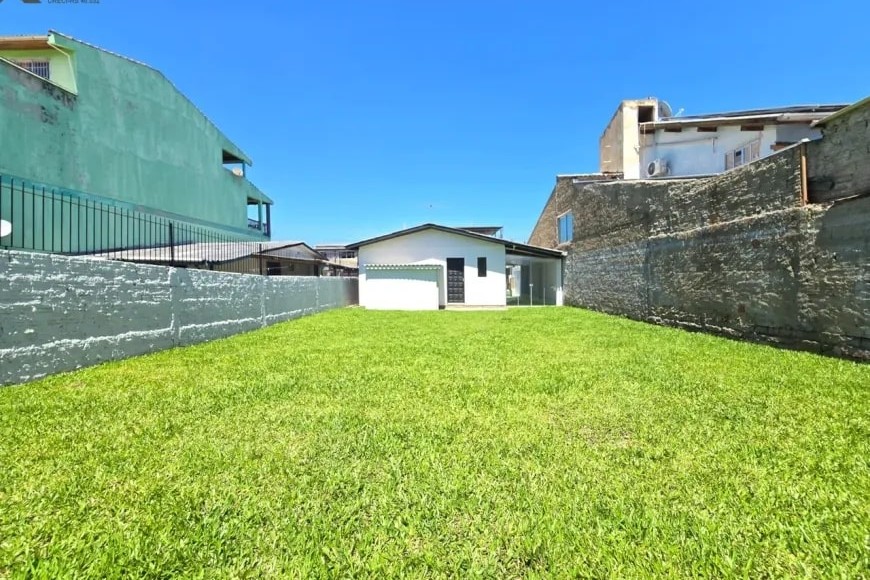 Casa à Venda em Esteio com 2 Quartos e 1 banheiro, 70 m²