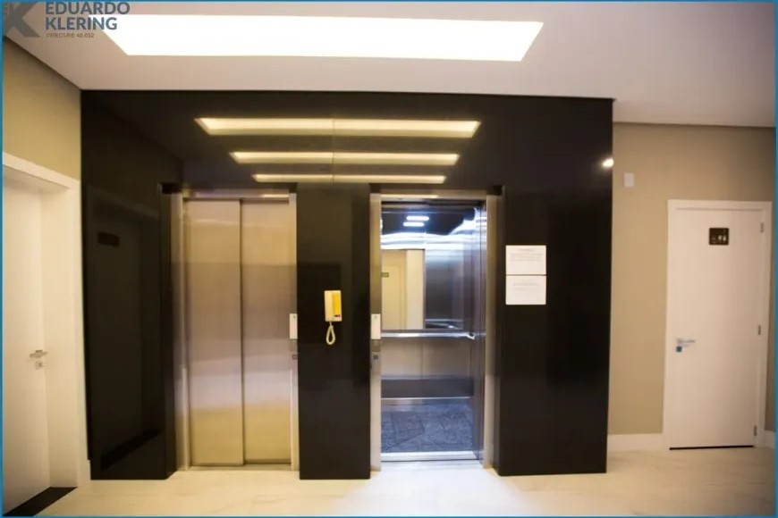 Apartamento à Venda em Esteio com 2 Quartos e 2 banheiros, 97 m²