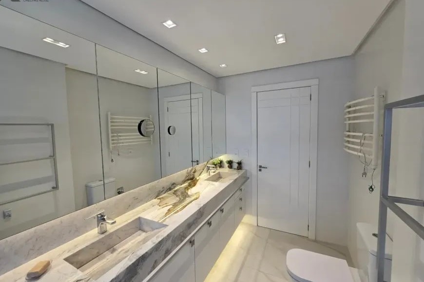 Apartamento à Venda em Esteio com 3 Quartos e 5 banheiros, 241 m²