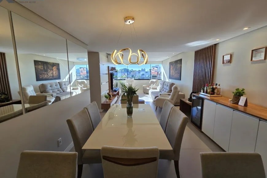 Apartamento à Venda em Esteio com 3 Quartos e 3 banheiros, 115 m²