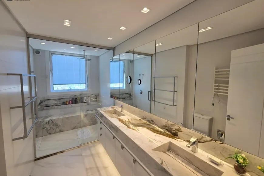 Apartamento à Venda em Esteio com 3 Quartos e 5 banheiros, 241 m²