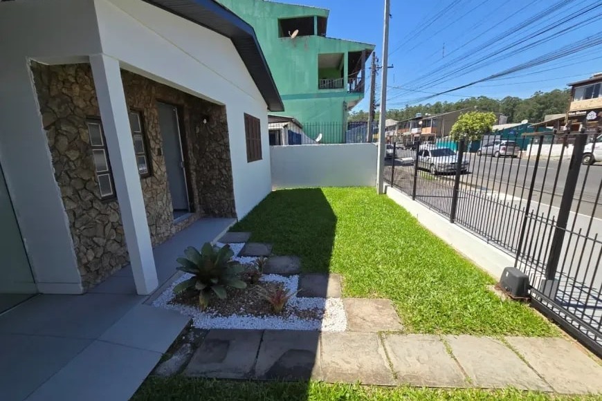 Casa à Venda em Esteio com 2 Quartos e 1 banheiro, 70 m²