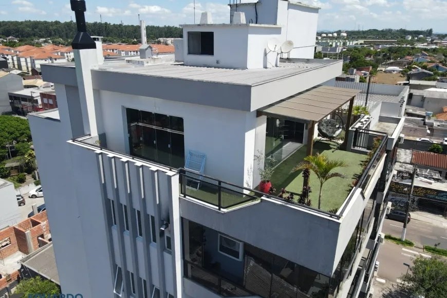 Cobertura à Venda em Esteio com 3 Quartos e 3 banheiros, 236 m²