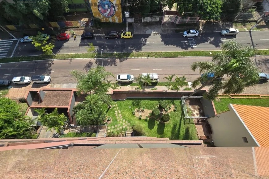 Apartamento à Venda em Esteio com 3 Quartos e 2 banheiros, 109 m²