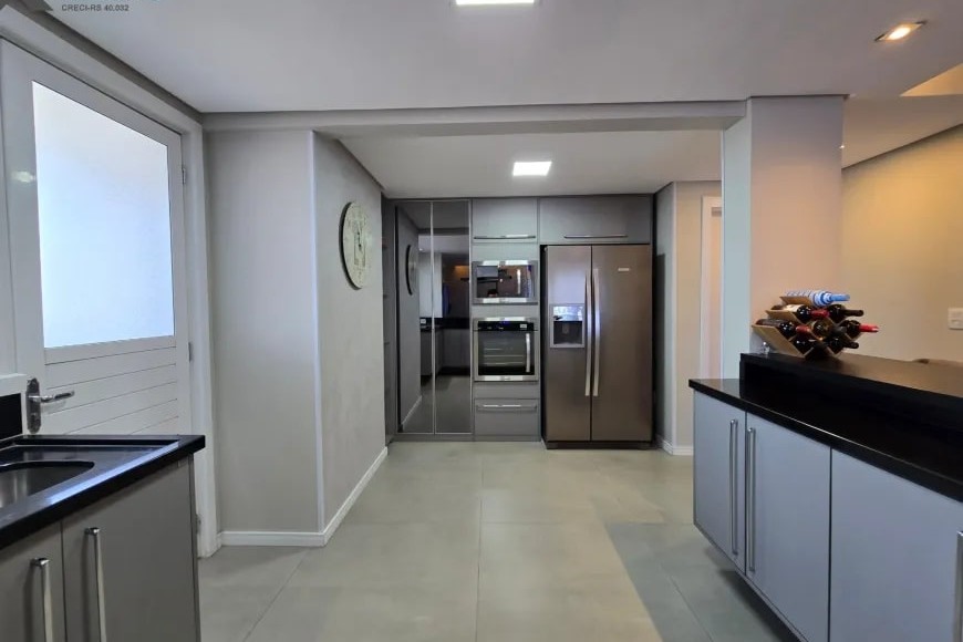 Cobertura à Venda em Esteio com 3 Quartos e 3 banheiros, 236 m²
