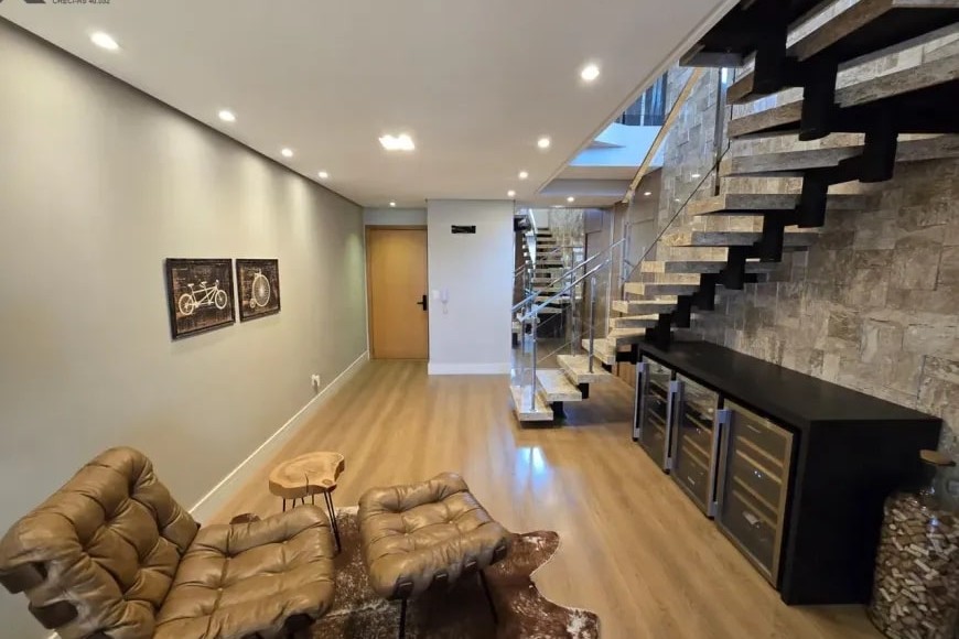 Cobertura à Venda em Esteio com 2 Quartos e 3 banheiros, 172 m²