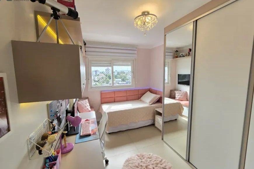 Apartamento à Venda em Esteio com 3 Quartos e 2 banheiros, 126 m²