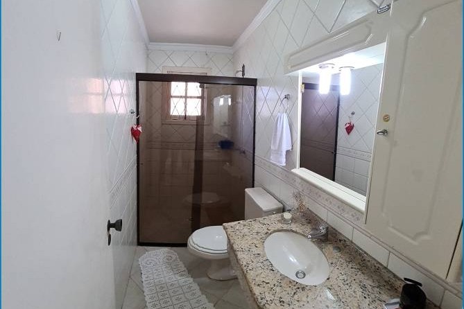 Casa à Venda em Esteio com 3 Quartos e 3 banheiros, 260 m²
