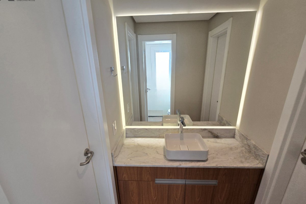 Apartamento à Venda em Esteio 3 Quartos e Mobiliado, 134 m²