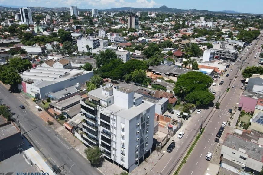Cobertura à Venda em Esteio com 3 Quartos e 3 banheiros, 236 m²