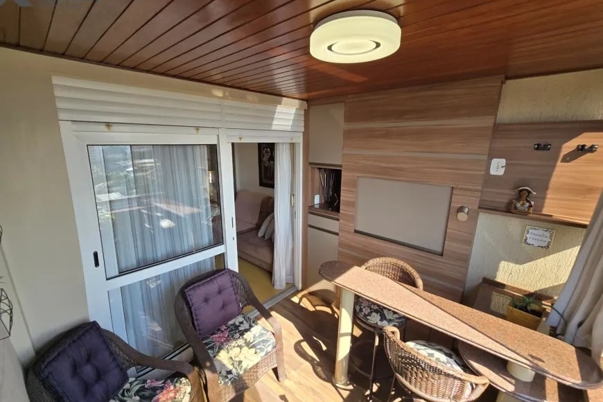 Apartamento à Venda em Esteio com 3 Quartos e 2 banheiros, 109 m²