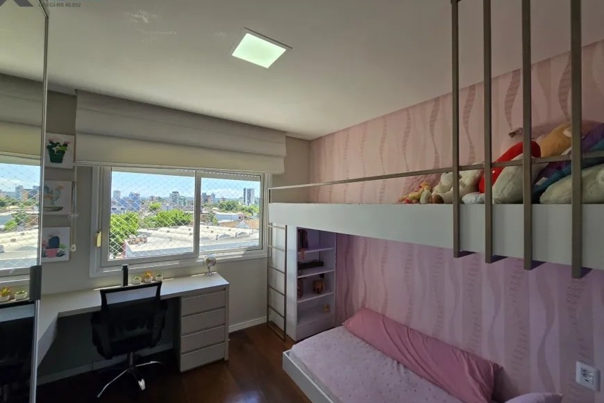 Cobertura à Venda em Esteio com 3 Quartos e 3 banheiros, 236 m²