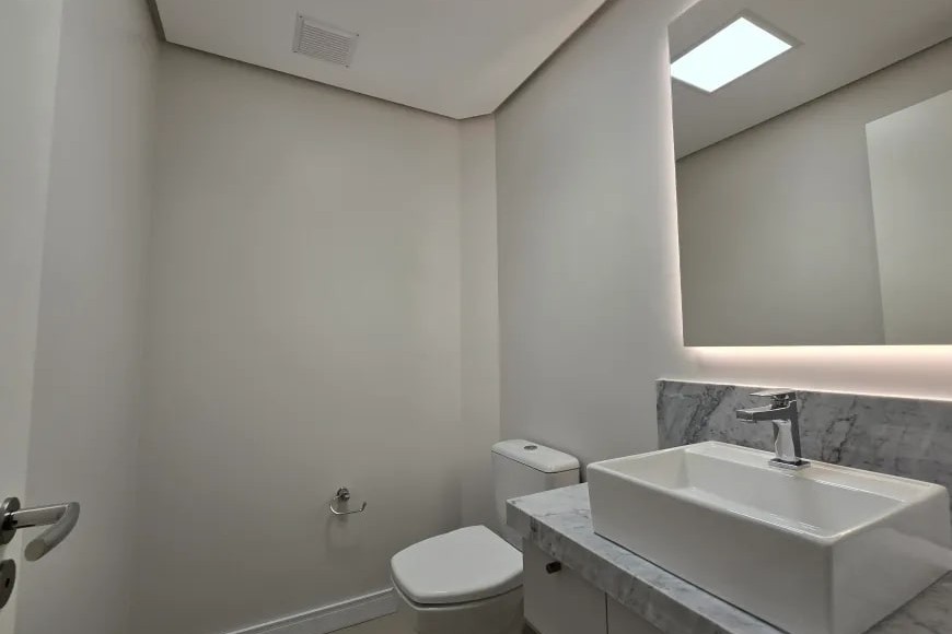 Apartamento à Venda em Esteio com 2 Quartos e 3 banheiros, 120 m²