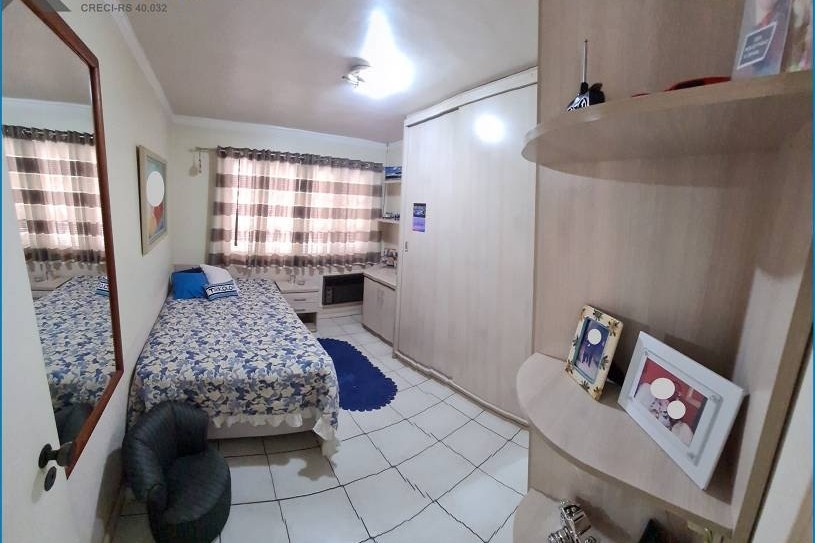 Casa à Venda em Esteio com 3 Quartos e 3 banheiros, 260 m²