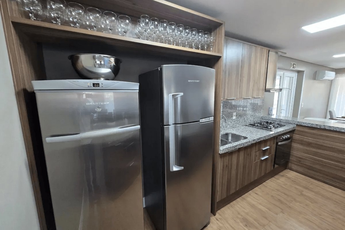 Apartamento à Venda em Esteio com 3 Quartos e 3 banheiros, 119 m²