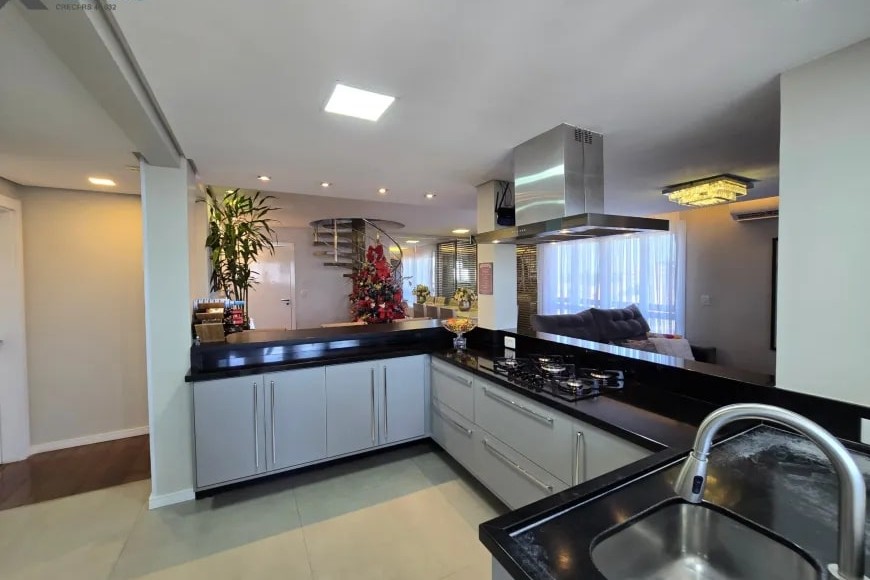 Cobertura à Venda em Esteio com 3 Quartos e 3 banheiros, 236 m²