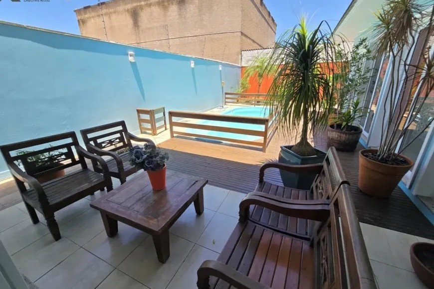 Casa Alto Padrão à Venda em Esteio com 3 Quartos e 4 banheiros à Venda, 338 m²