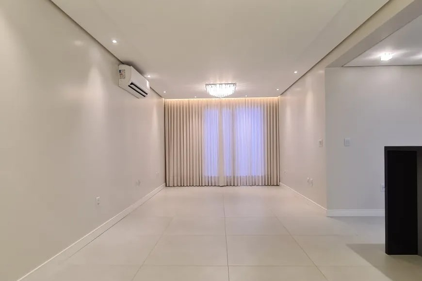 Apartamento para Alugar em Esteio com 3 Quartos e 2 banheiros, 118 m²
