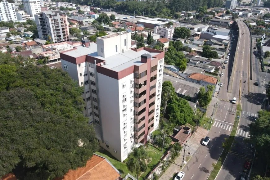 Apartamento à Venda em Esteio com 3 Quartos e 2 banheiros, 109 m²