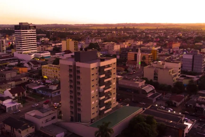 Apartamento para Alugar em Esteio com 3 Quartos e 2 banheiros, 118 m²