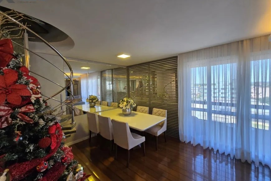 Cobertura à Venda em Esteio com 3 Quartos e 3 banheiros, 236 m²