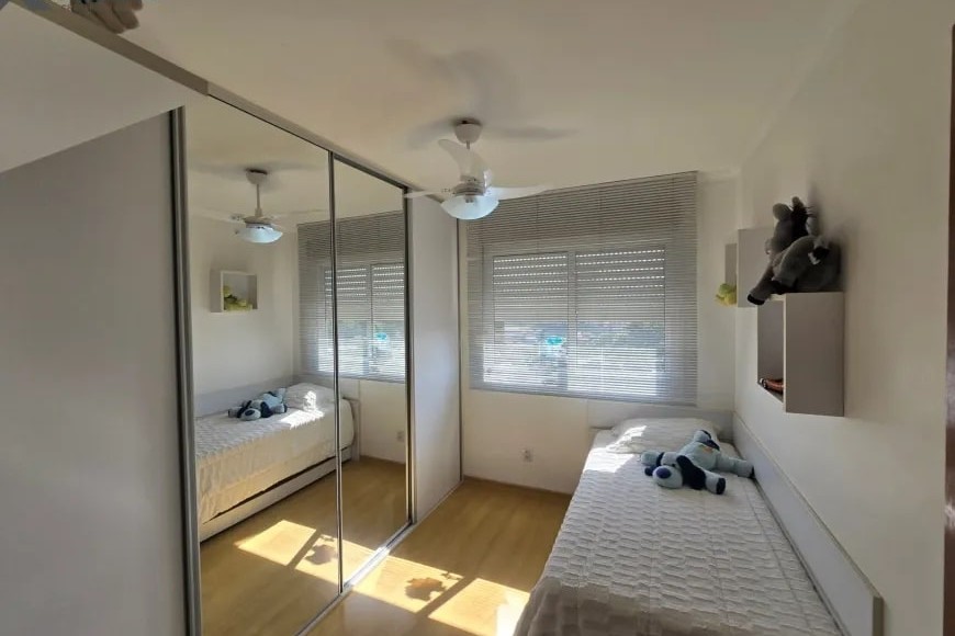 Apartamento à Venda em Esteio com 3 Quartos e 2 banheiros, 109 m²