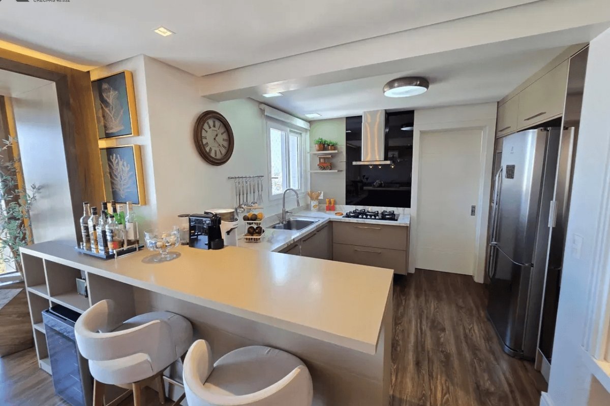 Apartamento à Venda em Esteio com 3 Quartos e 3 banheiros, 119 m²