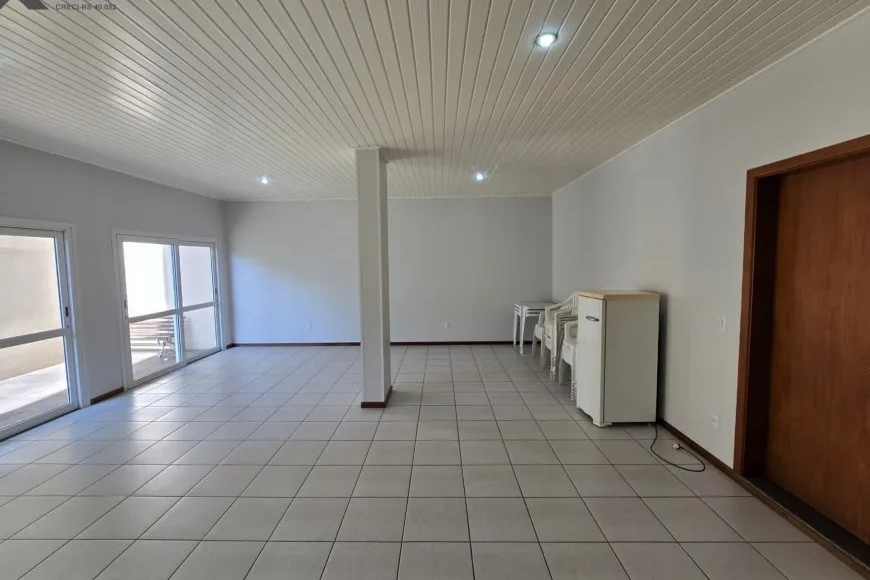 Apartamento à Venda em Esteio com 3 Quartos e 2 banheiros, 109 m²