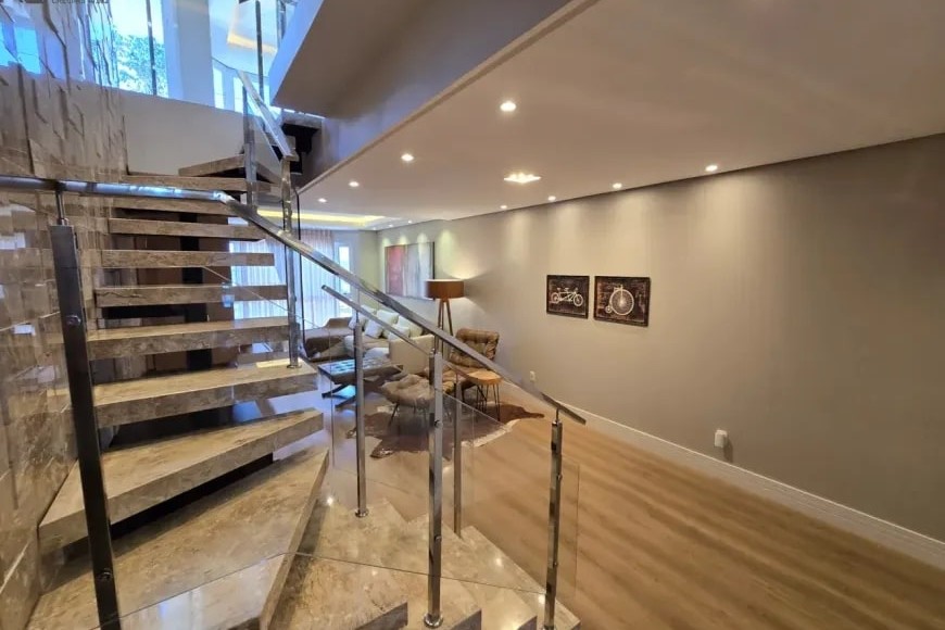 Cobertura à Venda em Esteio com 2 Quartos e 3 banheiros, 172 m²