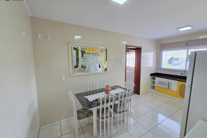 Apartamento no Centro de Esteio à Venda com 3 Quartos, 140m²