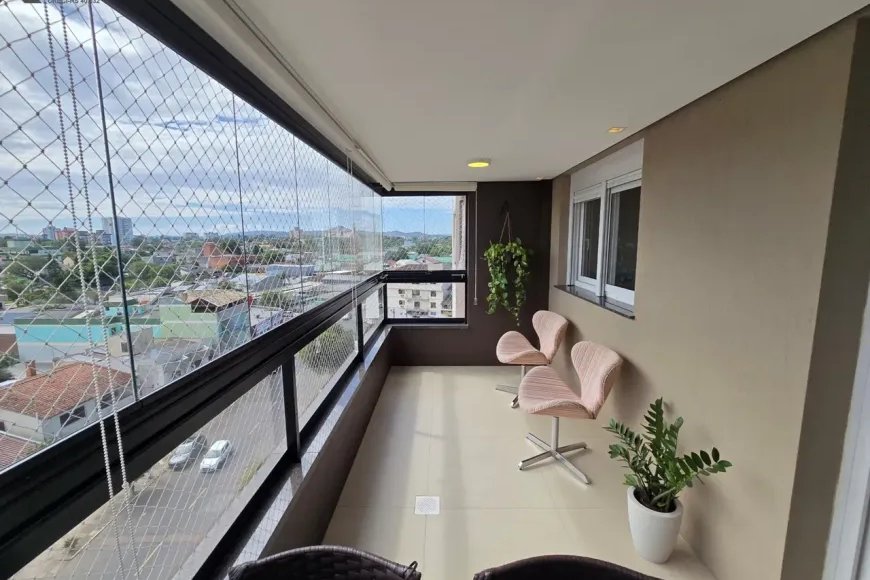 Apartamento à Venda em Esteio com 3 Quartos e 2 banheiros, 126 m²