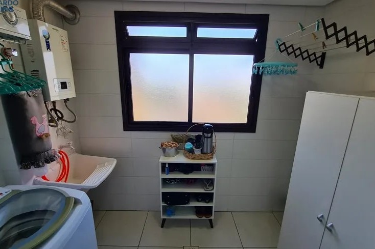 Apartamento à Venda em Esteio com 3 Quartos e 2 banheiros, 102 m²