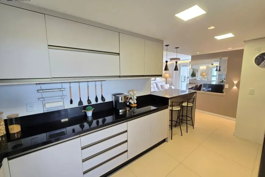 Apartamento à Venda em Esteio com 3 Quartos e 2 banheiros, 126 m²