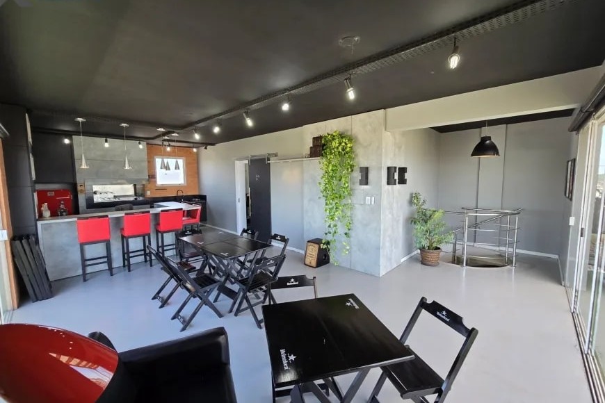 Cobertura à Venda em Esteio com 3 Quartos e 3 banheiros, 236 m²