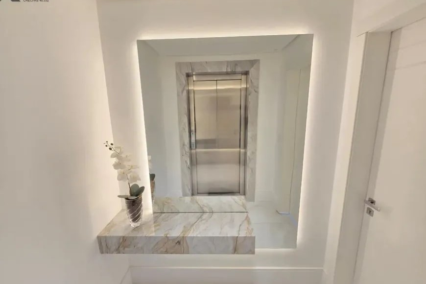 Apartamento à Venda em Esteio com 3 Quartos e 5 banheiros, 241 m²