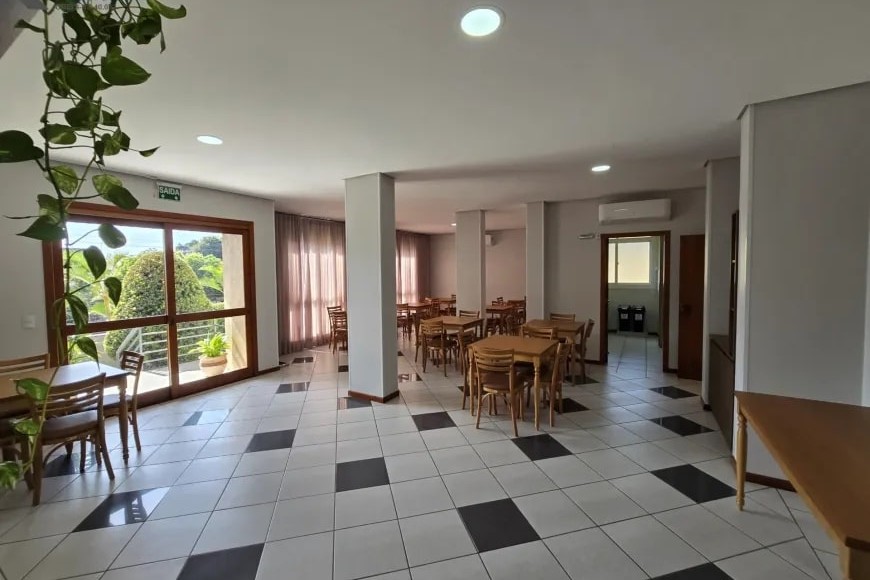 Apartamento à Venda em Esteio com 3 Quartos e 2 banheiros, 109 m²