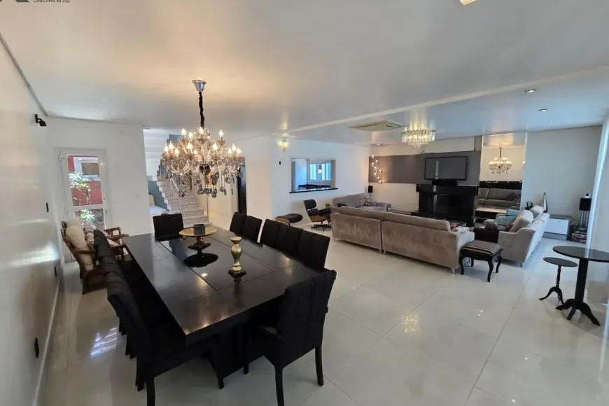 Casa Alto Padrão à Venda em Esteio com 3 Quartos e 4 banheiros à Venda, 338 m²