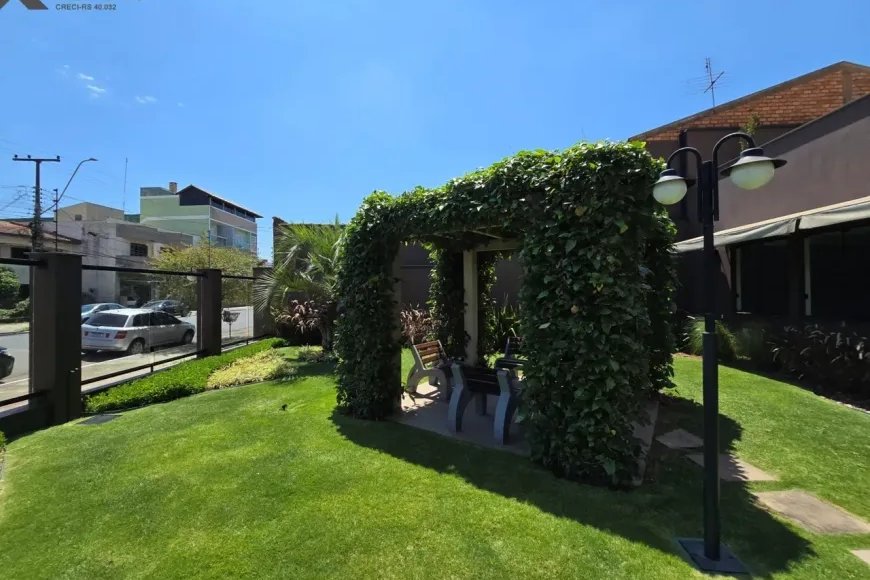 Apartamento à Venda em Esteio com 3 Quartos e 2 banheiros, 126 m²