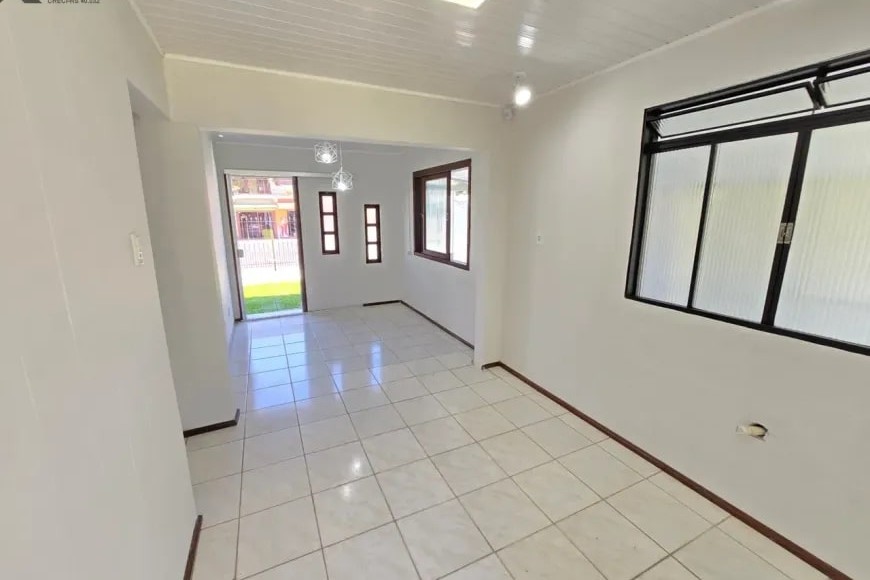 Casa à Venda em Esteio com 2 Quartos e 1 banheiro, 70 m²