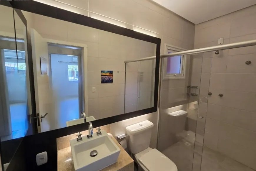 Casa Alto Padrão à Venda em Esteio com 3 Quartos e 4 banheiros à Venda, 338 m²