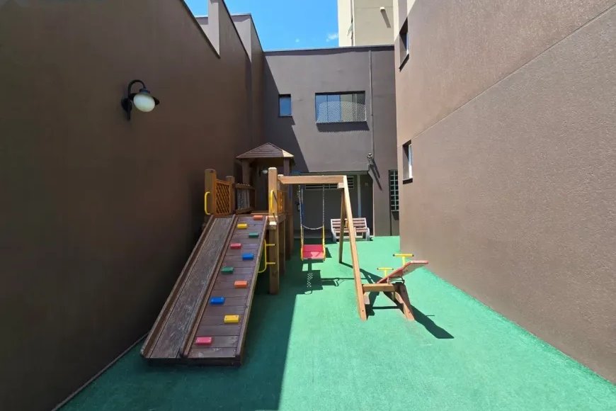 Apartamento à Venda em Esteio com 3 Quartos e 2 banheiros, 126 m²