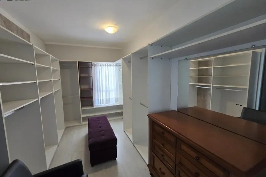 Casa Alto Padrão à Venda em Esteio com 3 Quartos e 4 banheiros à Venda, 338 m²